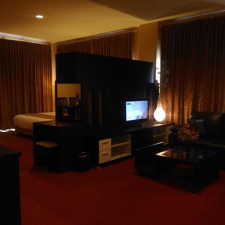 Grand Royal Taliwang Hotel Exterior photo