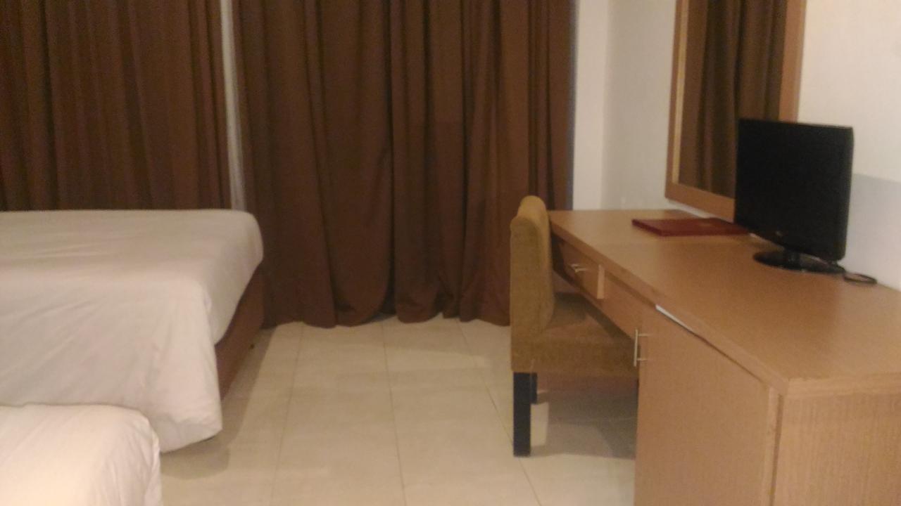 Grand Royal Taliwang Hotel Room photo