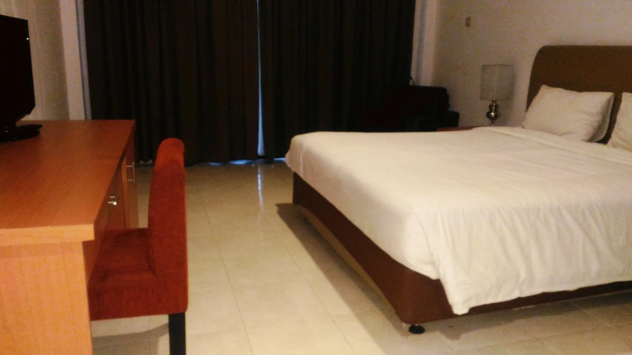 Grand Royal Taliwang Hotel Room photo