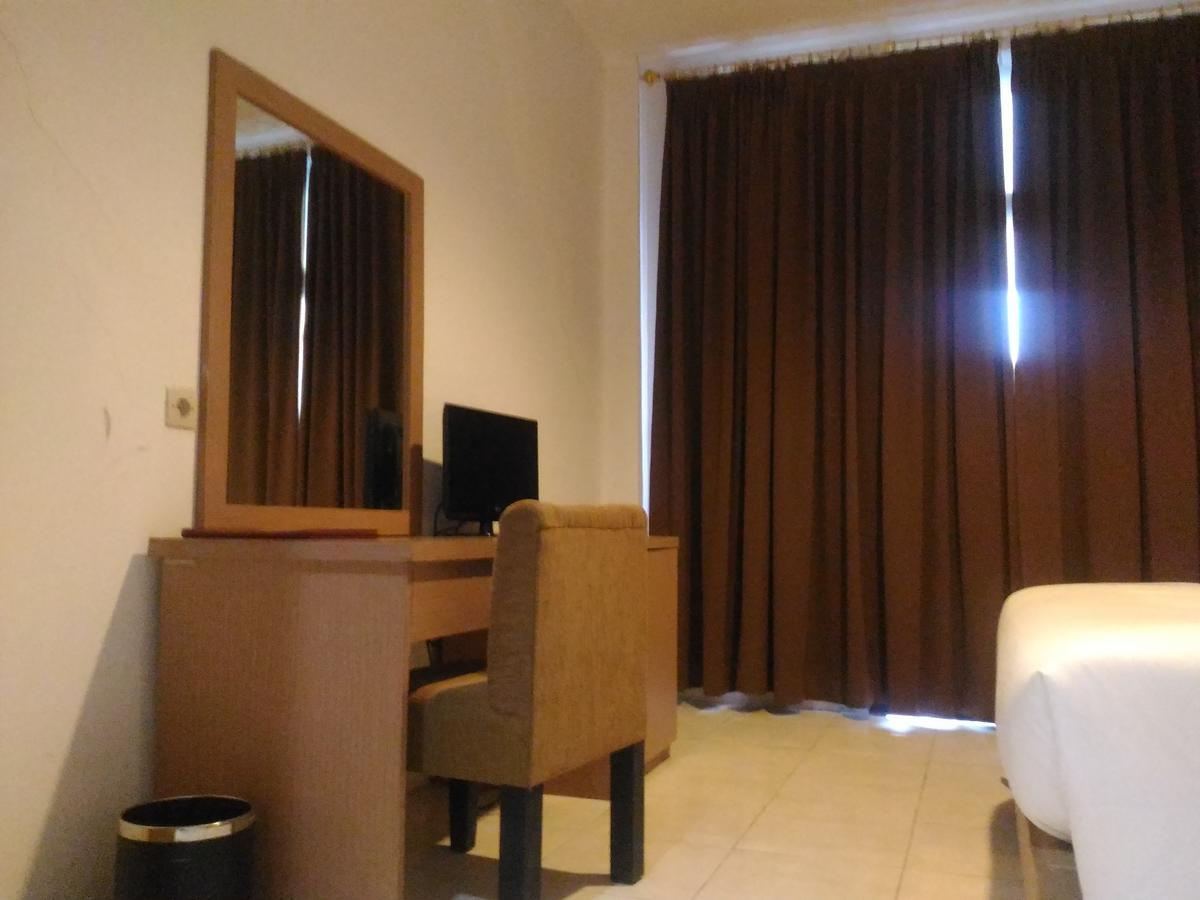 Grand Royal Taliwang Hotel Room photo