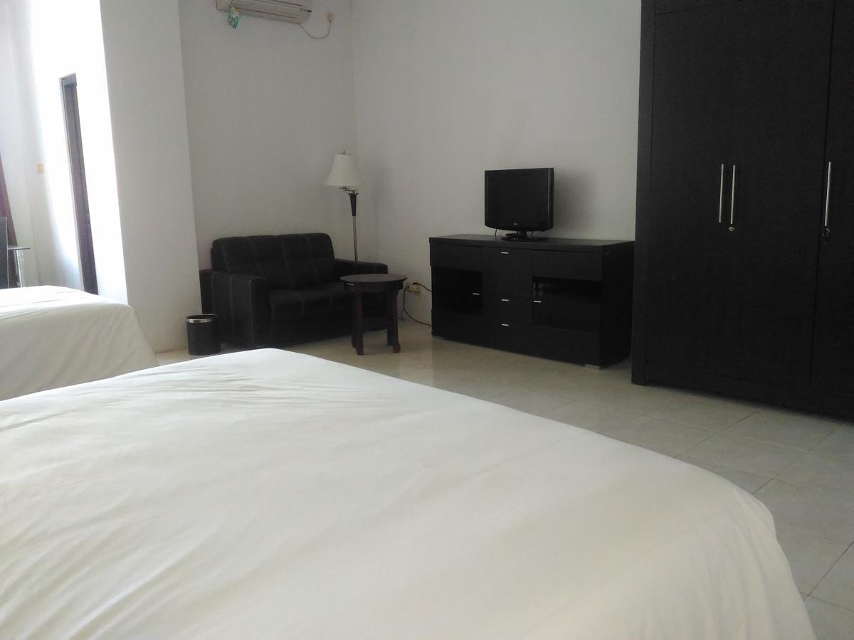 Grand Royal Taliwang Hotel Room photo