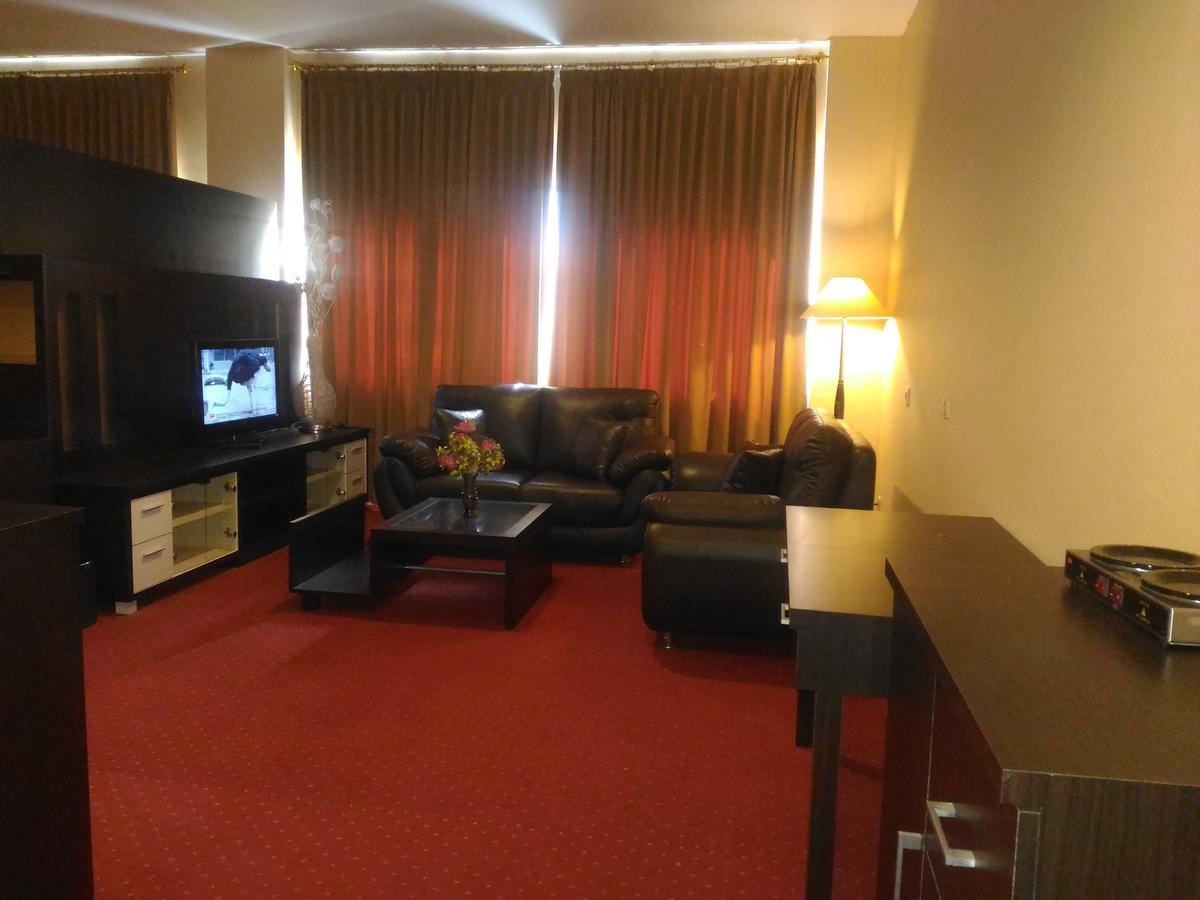 Grand Royal Taliwang Hotel Room photo