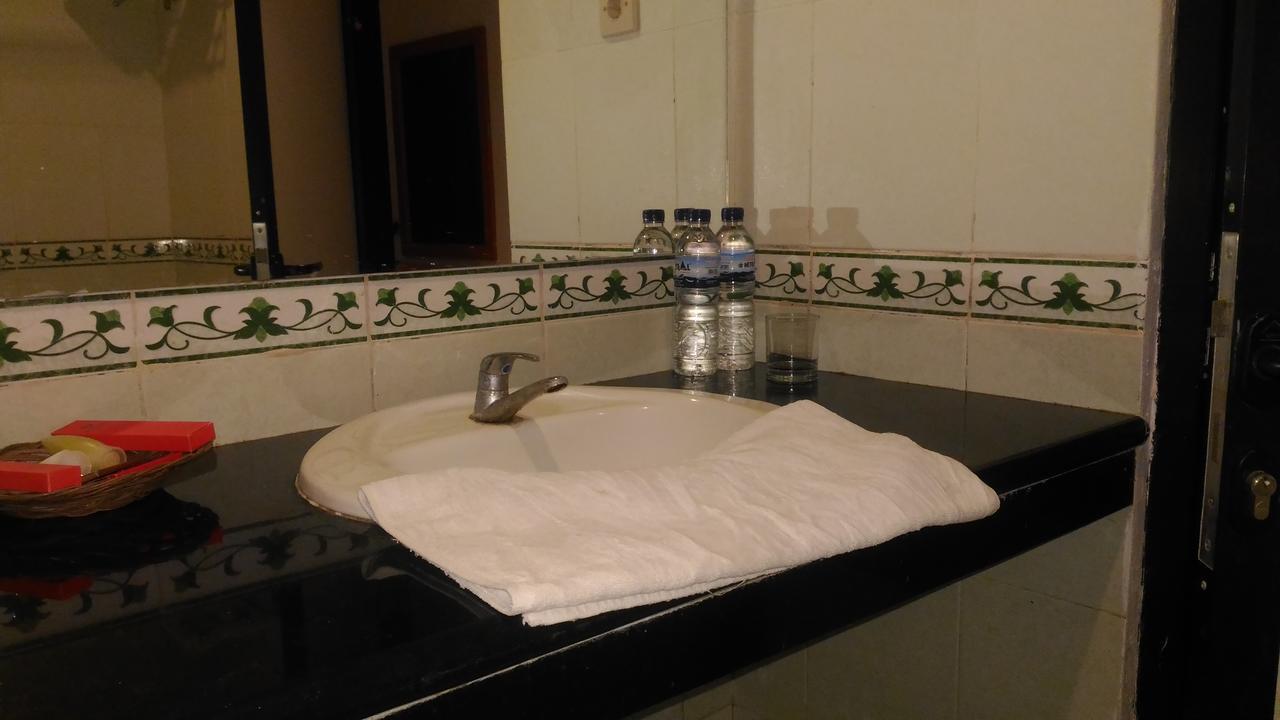 Grand Royal Taliwang Hotel Room photo